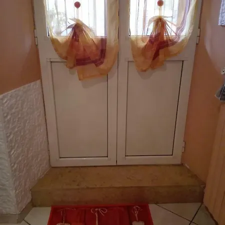 Sally's House Διαμέρισμα *